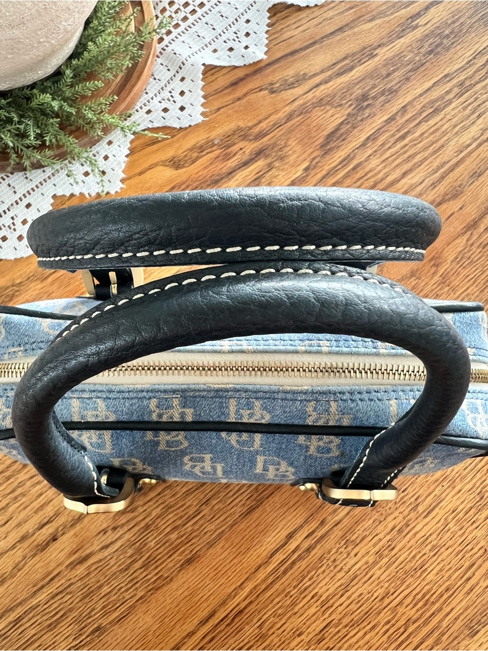 Dooney & Bourke Mini Barrel Bag - Picture 2 of 13
